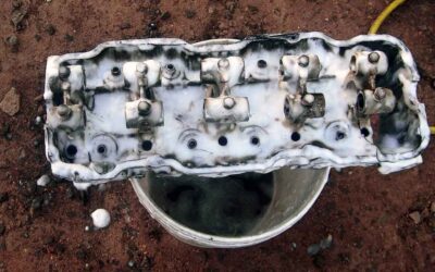 Cleaning – engine cylinder head